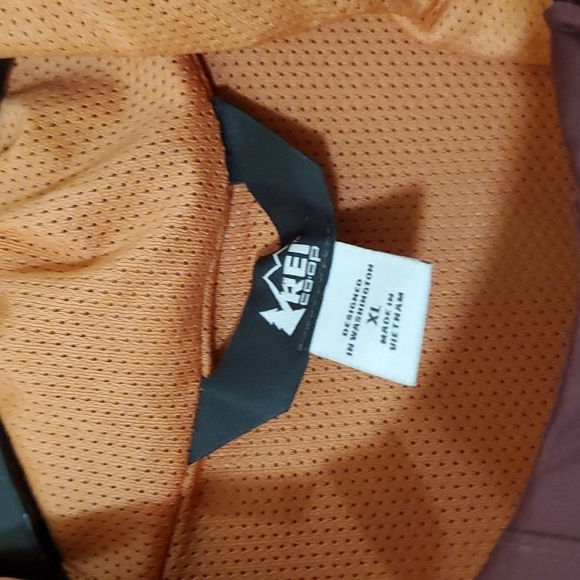 Rei Co op Groundbreaker brown rain jacket with orange lining - Like New - Picture 4 of 8